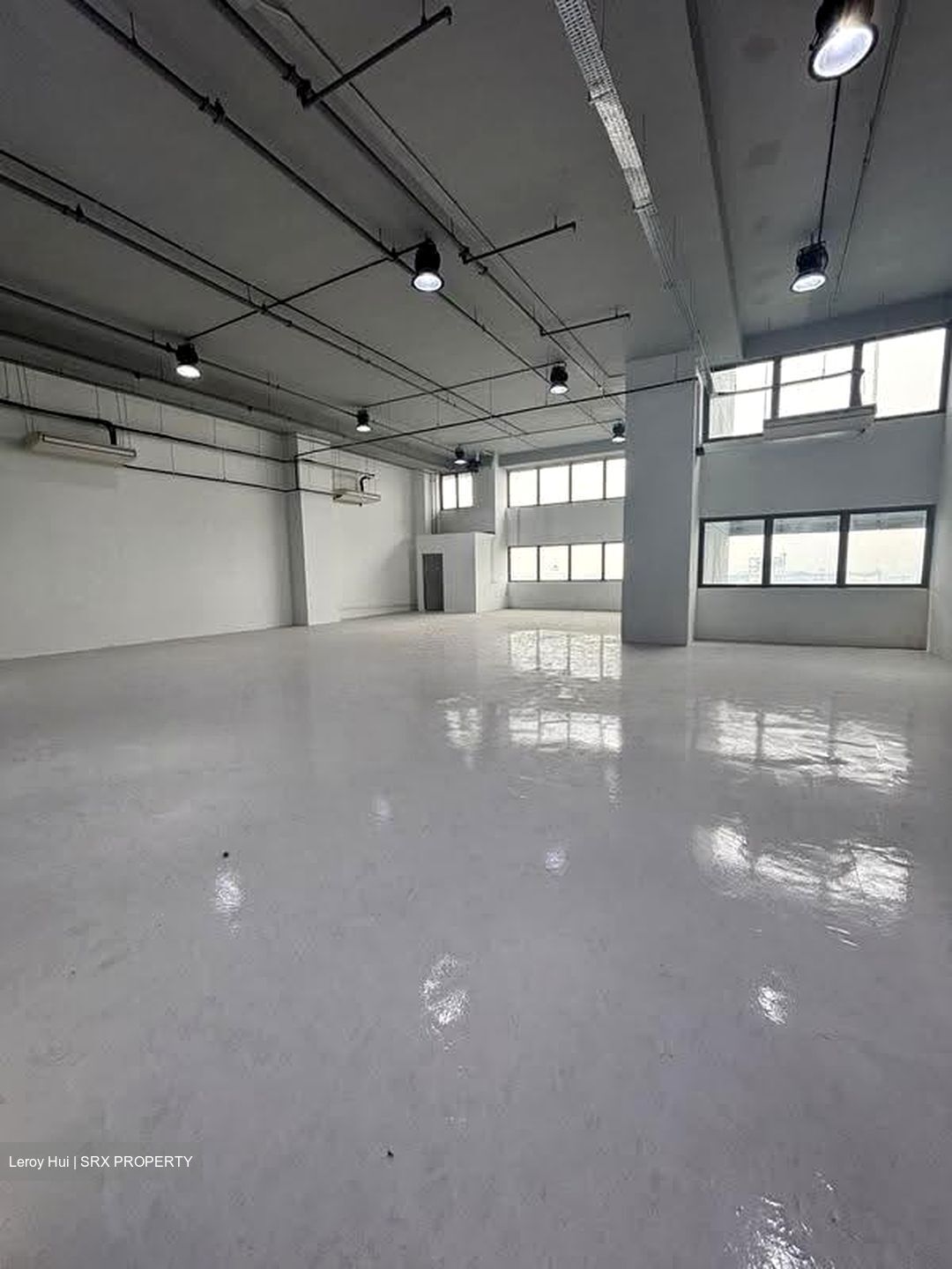 Carros Centre (D25), Factory #629666911
